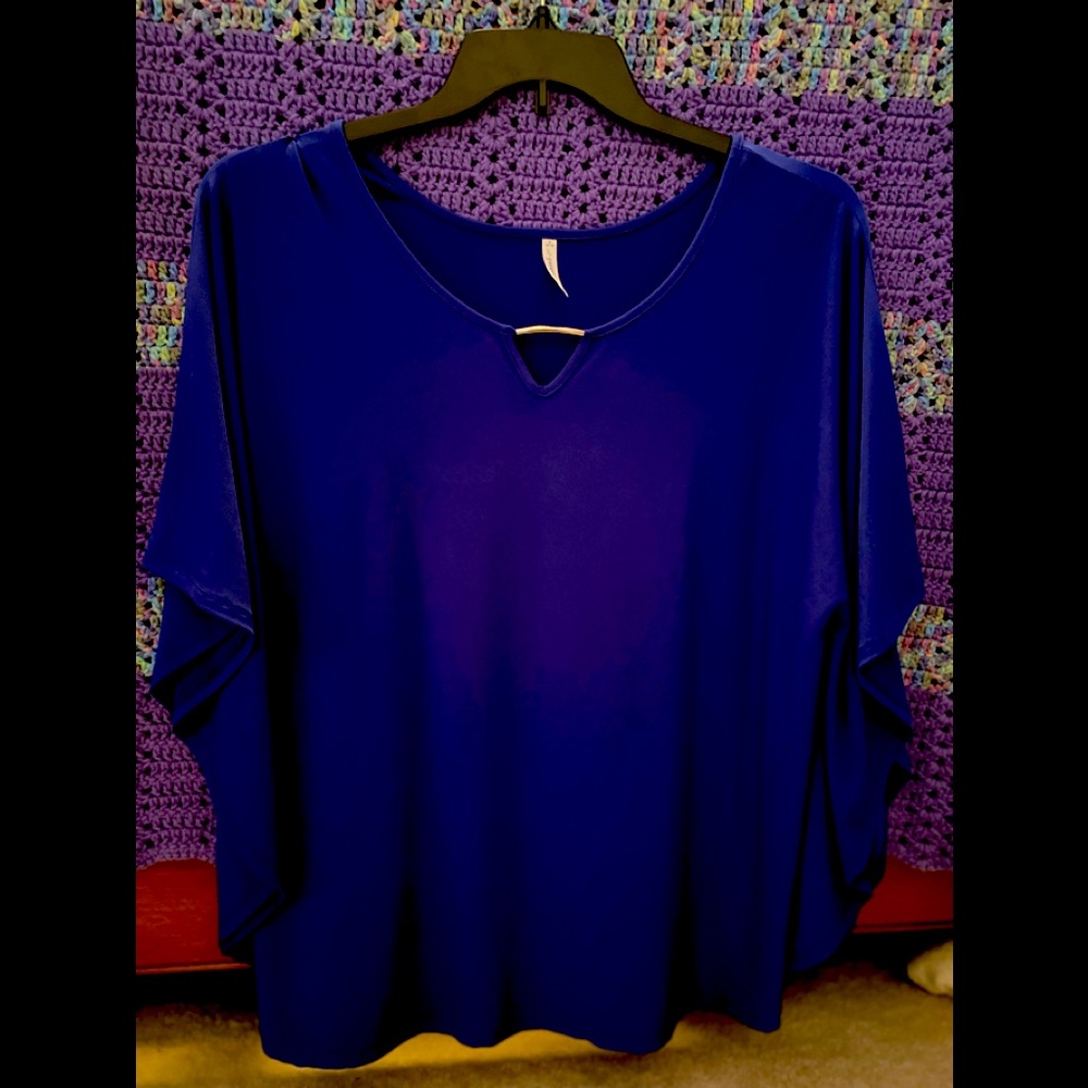 XL DOLMAN SLEEVE ROYAL BLUE KEYHOLE TOP